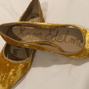 BRAND NEW Sam Edelman crushed velvet flats